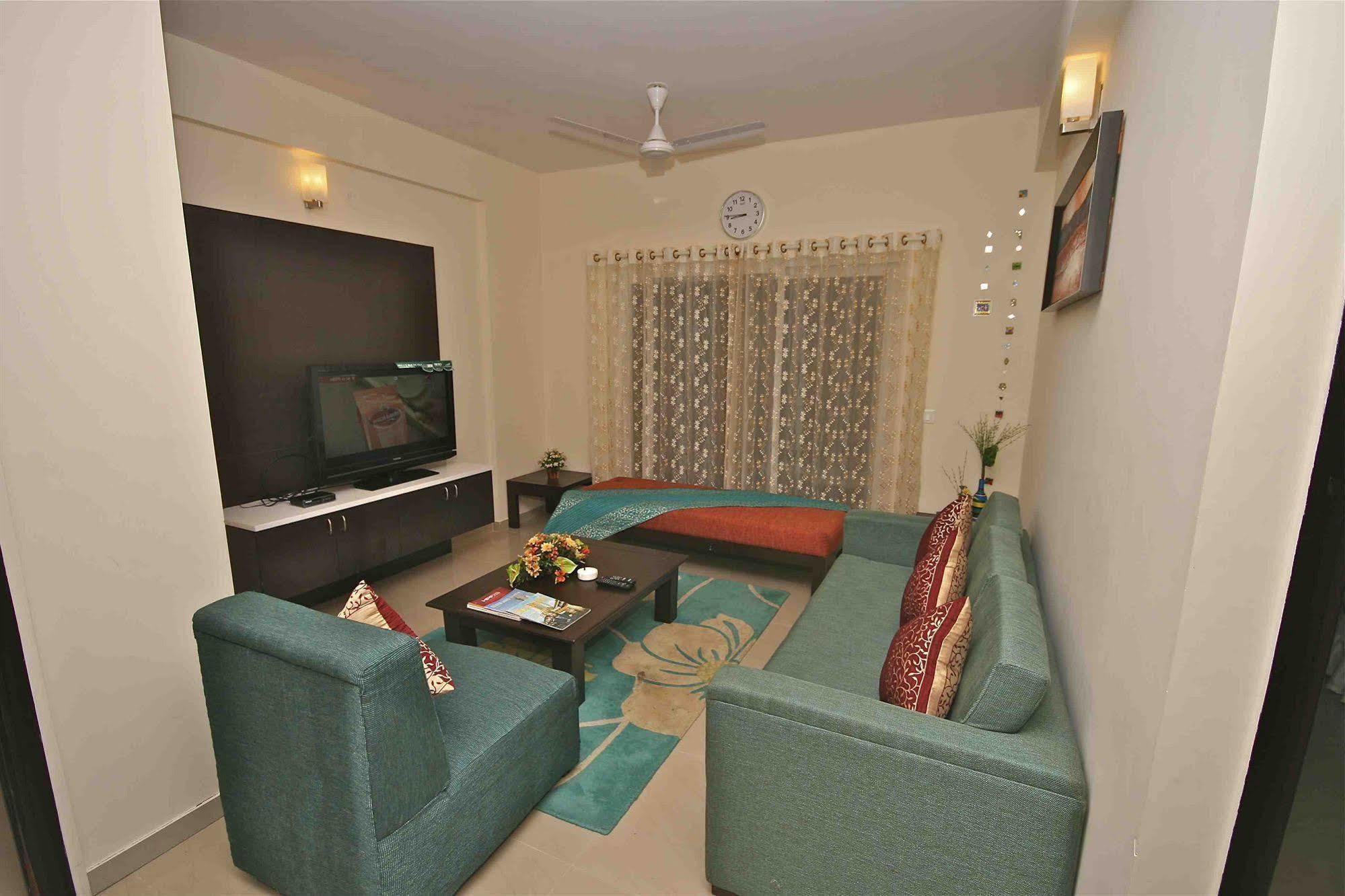 Treebo Trend Sterling Suites Inn Bangalore Esterno foto