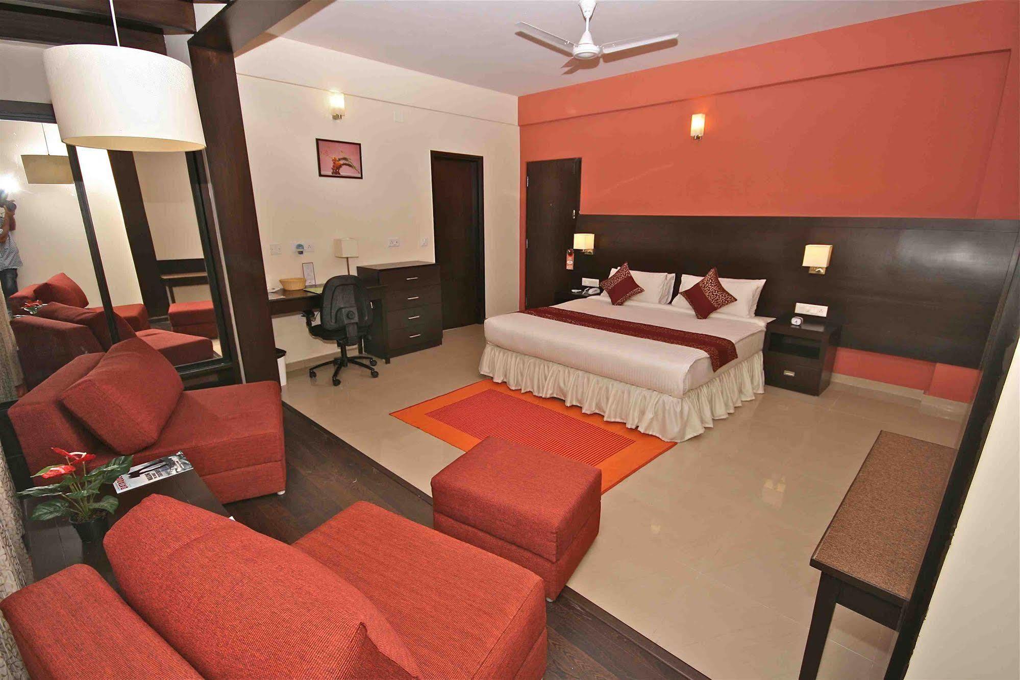 Treebo Trend Sterling Suites Inn Bangalore Esterno foto