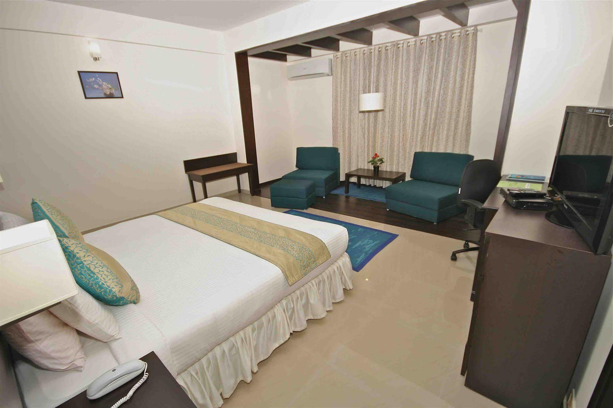 Treebo Trend Sterling Suites Inn Bangalore Esterno foto