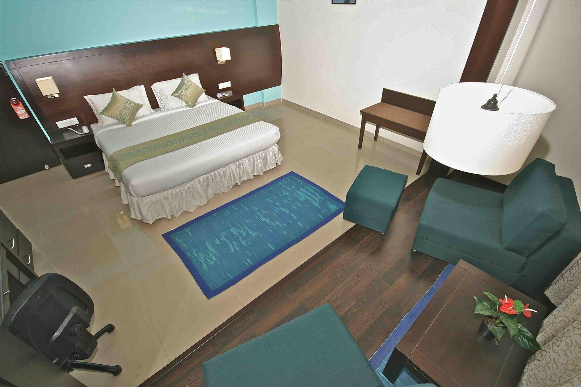 Treebo Trend Sterling Suites Inn Bangalore Esterno foto