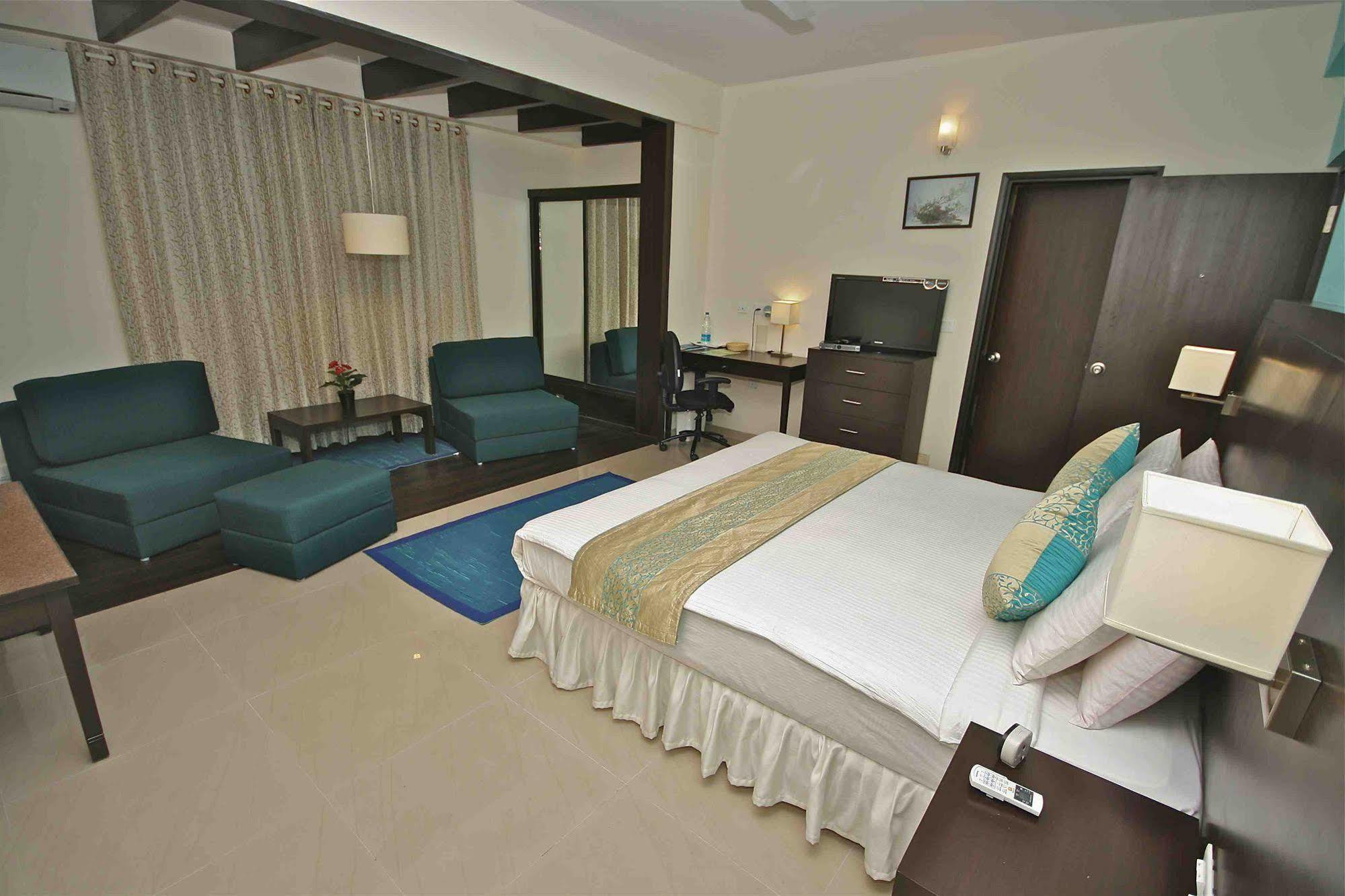 Treebo Trend Sterling Suites Inn Bangalore Esterno foto