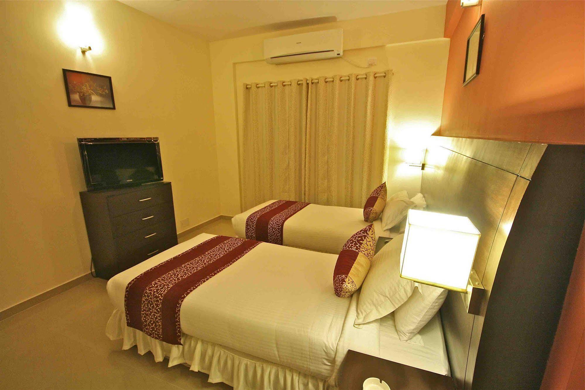 Treebo Trend Sterling Suites Inn Bangalore Esterno foto